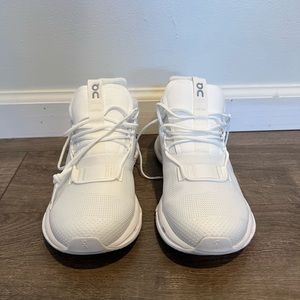 White On cloudnova sneakers